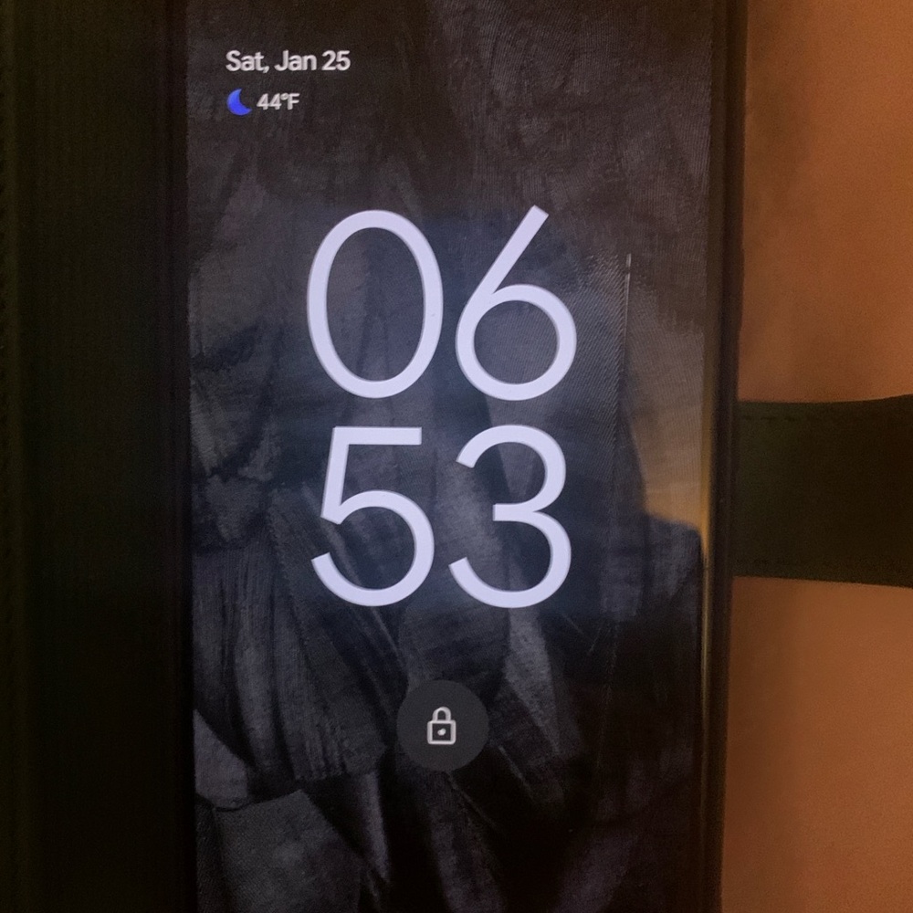Google Pixel 7 Phone w/case 128gb 5G unlocked